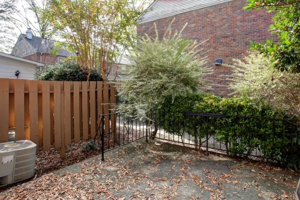 6700 Roswell Road Unit 19f, Atlanta, Georgia 30328, 2 Bedrooms Bedrooms, ,1 BathroomBathrooms,Residential,Sold,6700 Roswell Road Unit 19f,5934143