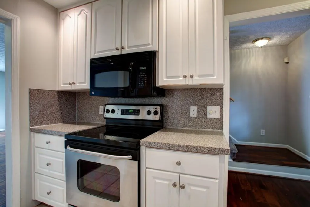 6700 Roswell Road Unit 19f, Atlanta, Georgia 30328, 2 Bedrooms Bedrooms, ,1 BathroomBathrooms,Residential,Sold,6700 Roswell Road Unit 19f,5934143