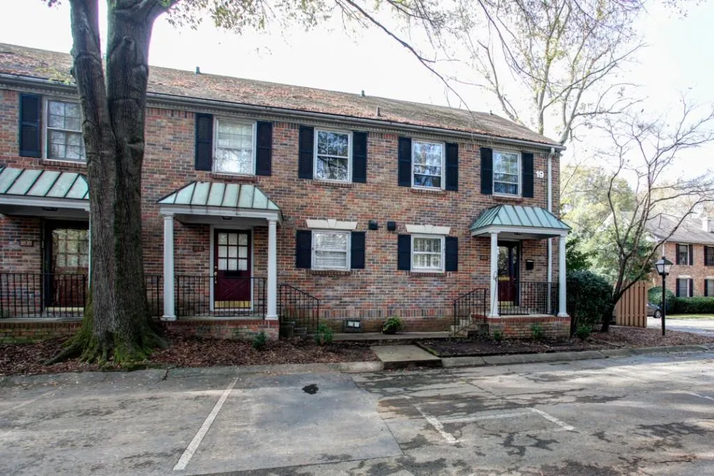 6700 Roswell Road Unit 19f, Atlanta, Georgia 30328, 2 Bedrooms Bedrooms, ,1 BathroomBathrooms,Residential,Sold,6700 Roswell Road Unit 19f,5934143