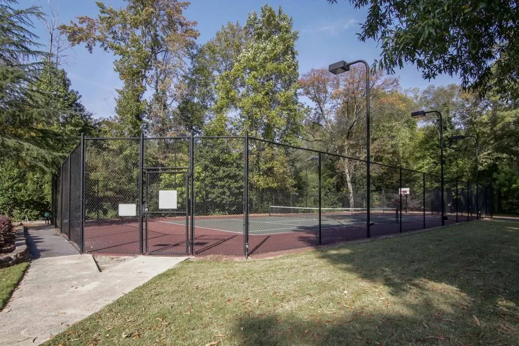 6700 Roswell Road Unit 19f, Atlanta, Georgia 30328, 2 Bedrooms Bedrooms, ,1 BathroomBathrooms,Residential,Sold,6700 Roswell Road Unit 19f,5934143