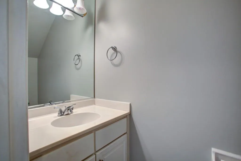 6700 Roswell Road Unit 19f, Atlanta, Georgia 30328, 2 Bedrooms Bedrooms, ,1 BathroomBathrooms,Residential,Sold,6700 Roswell Road Unit 19f,5934143