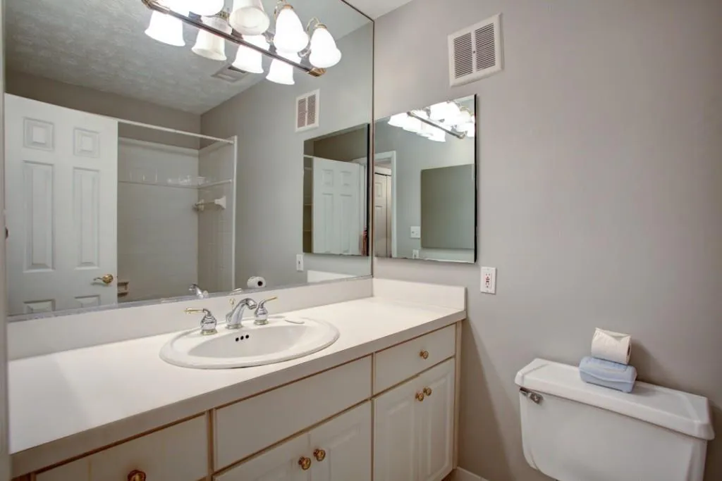 6700 Roswell Road Unit 19f, Atlanta, Georgia 30328, 2 Bedrooms Bedrooms, ,1 BathroomBathrooms,Residential,Sold,6700 Roswell Road Unit 19f,5934143