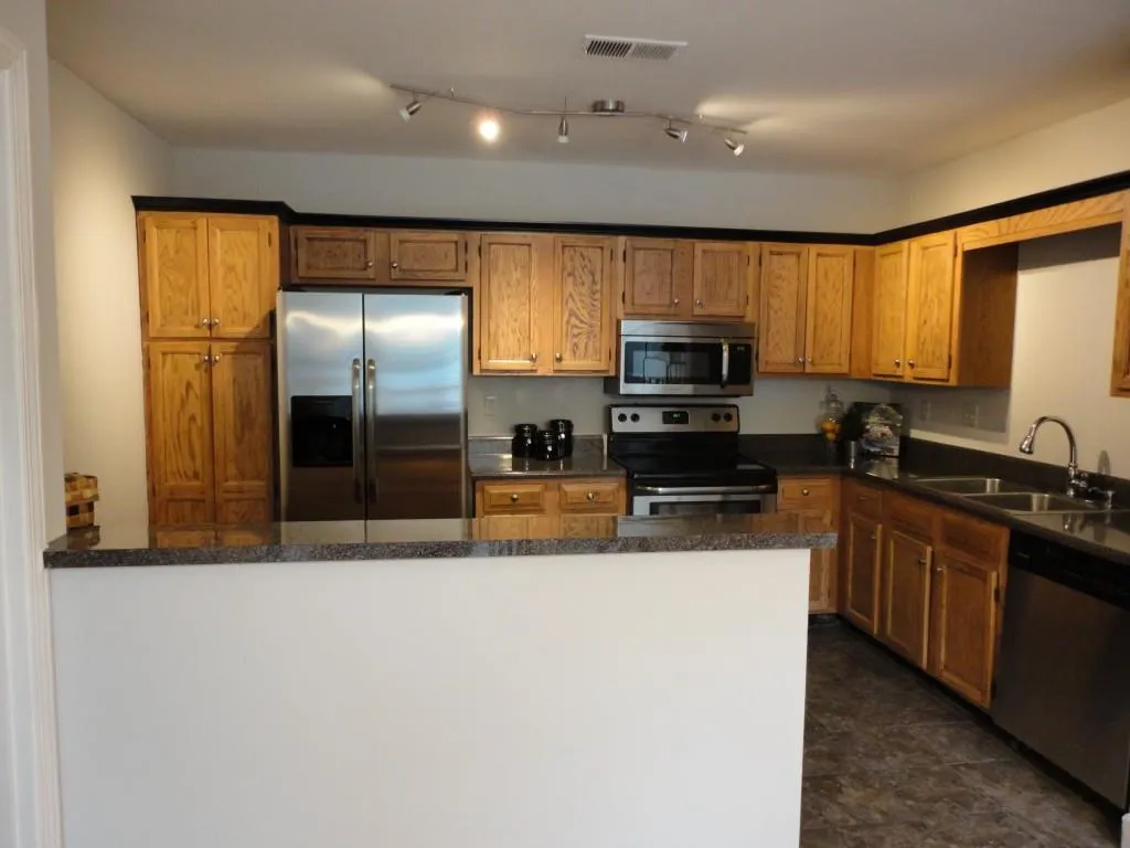 7500 Roswell Road Unit 15, Atlanta, Georgia 30350, 3 Bedrooms Bedrooms, ,2 BathroomsBathrooms,Residential,Sold,7500 Roswell Road Unit 15,5565316