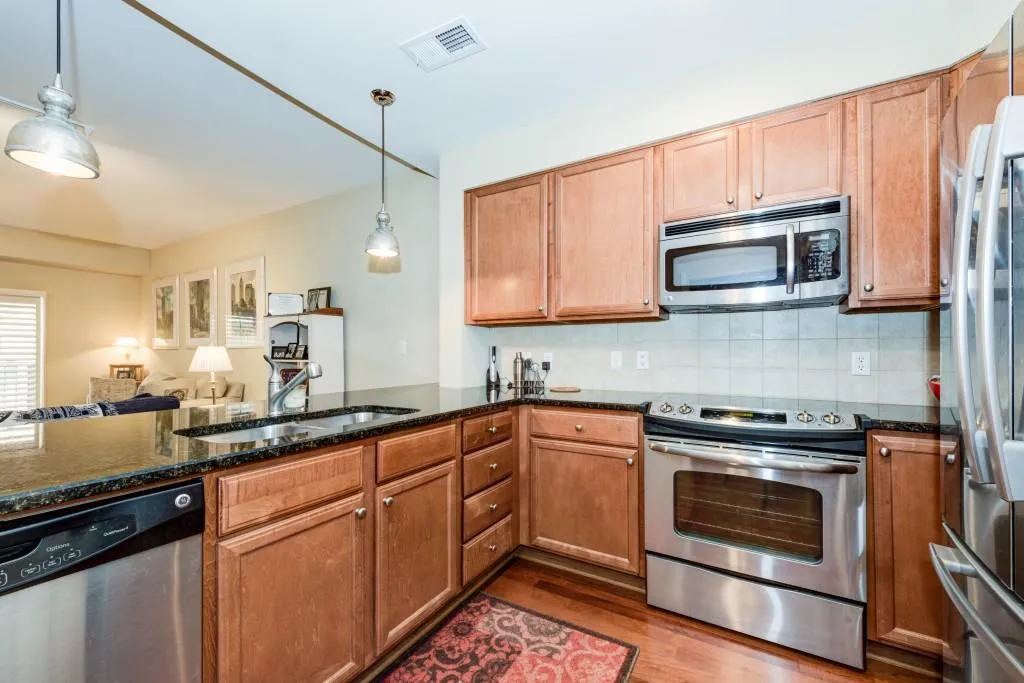 200 River Vista Drive Unit 232, Atlanta, Georgia 30339, 1 Bedroom Bedrooms, ,1 BathroomBathrooms,Residential,Sold,200 River Vista Drive Unit 232,5816165