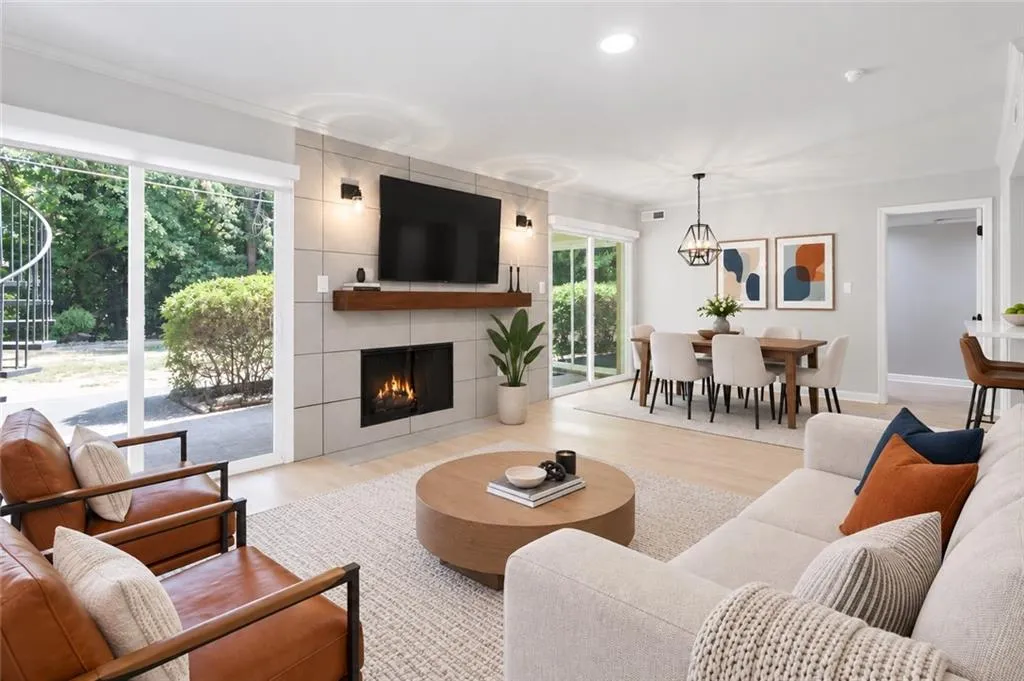 5400 Roswell Road Unit N6, Sandy Springs, Georgia 30342, 2 Bedrooms Bedrooms, 0 ,2 BathroomsBathrooms,Residential,For Sale,5400 Roswell Road Unit N6,7828747