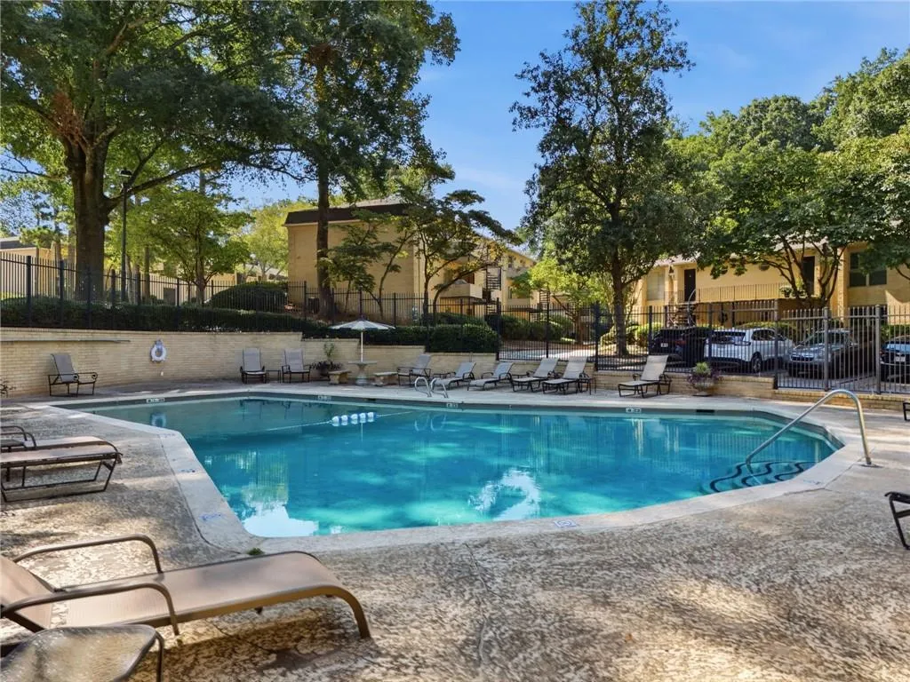 5400 Roswell Road Unit N6, Sandy Springs, Georgia 30342, 2 Bedrooms Bedrooms, 0 ,2 BathroomsBathrooms,Residential,For Sale,5400 Roswell Road Unit N6,7828747