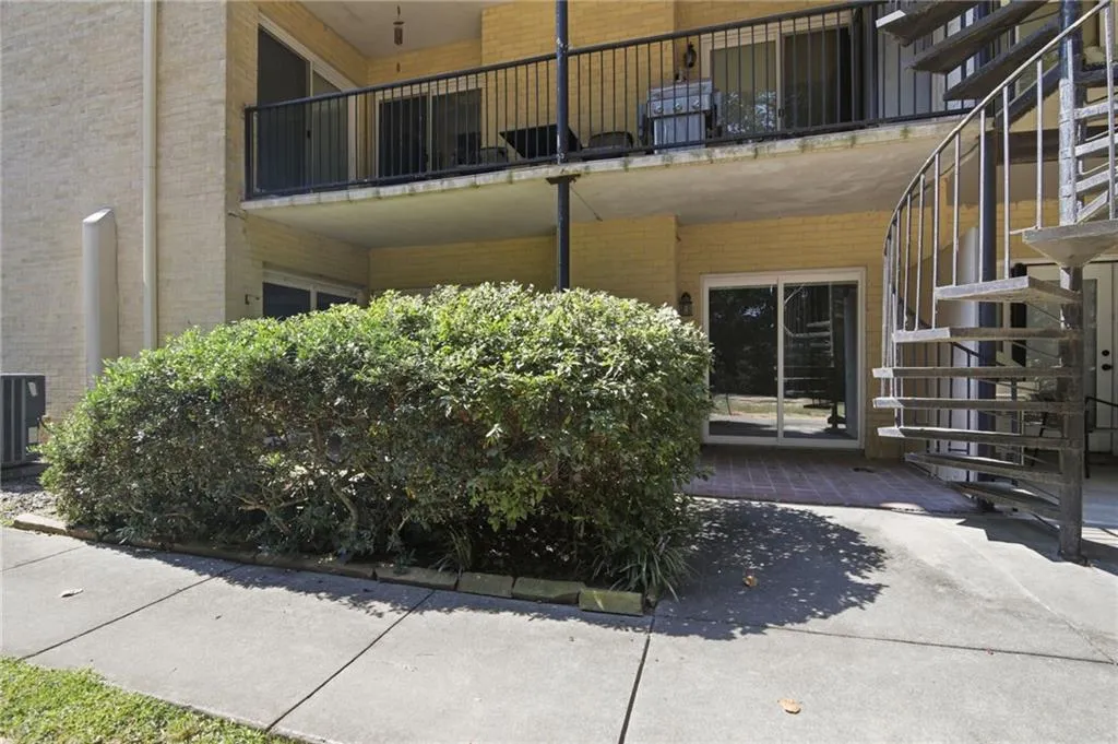 5400 Roswell Road Unit N6, Sandy Springs, Georgia 30342, 2 Bedrooms Bedrooms, 0 ,2 BathroomsBathrooms,Residential,For Sale,5400 Roswell Road Unit N6,7828747
