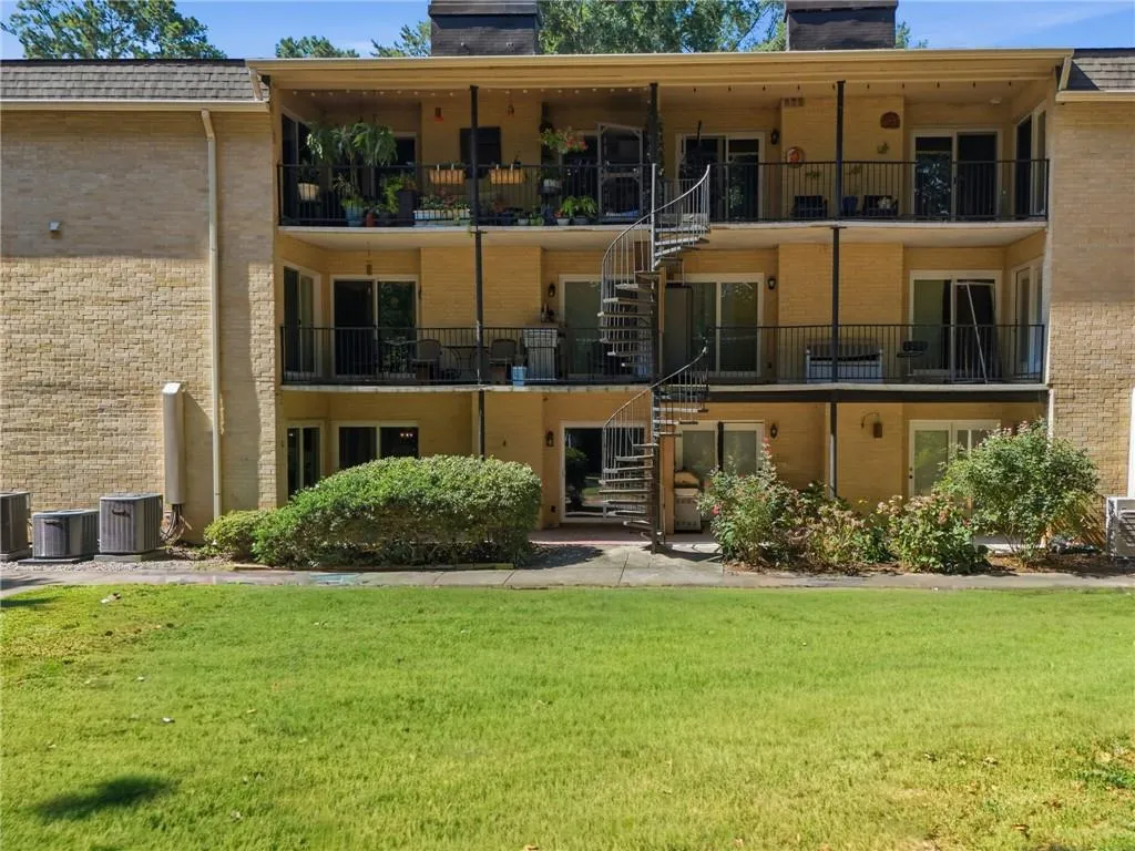 5400 Roswell Road Unit N6, Sandy Springs, Georgia 30342, 2 Bedrooms Bedrooms, 0 ,2 BathroomsBathrooms,Residential,For Sale,5400 Roswell Road Unit N6,7828747