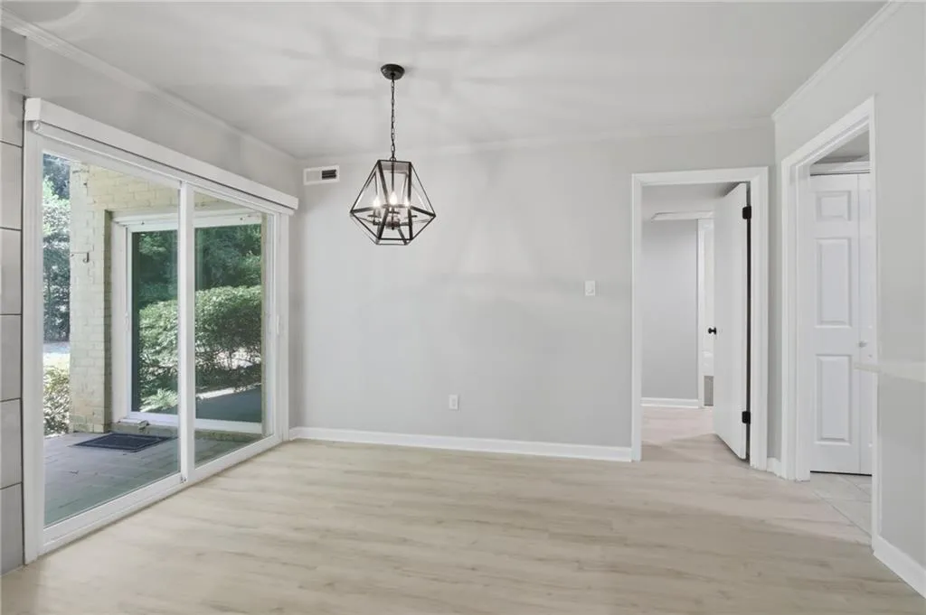 5400 Roswell Road Unit N6, Sandy Springs, Georgia 30342, 2 Bedrooms Bedrooms, 0 ,2 BathroomsBathrooms,Residential,For Sale,5400 Roswell Road Unit N6,7828747