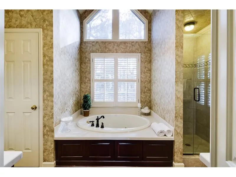 1705 Redbourne Drive, Sandy Springs, Georgia 30350, 5 Bedrooms Bedrooms, ,5 BathroomsBathrooms,Residential,Sold,1705 Redbourne Drive,5795174