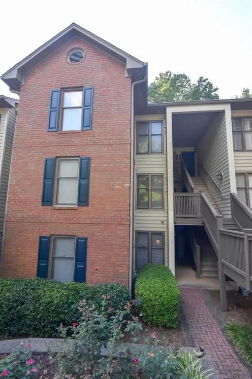 707 Garden Court, Sandy Springs, Georgia 30328, 2 Bedrooms Bedrooms, ,2 BathroomsBathrooms,Residential,Sold,707 Garden Court,6613029