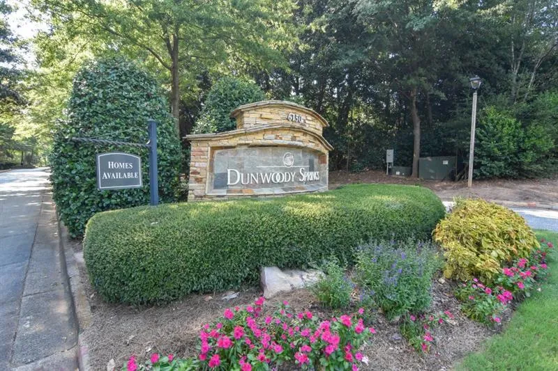 707 Garden Court, Sandy Springs, Georgia 30328, 2 Bedrooms Bedrooms, ,2 BathroomsBathrooms,Residential,Sold,707 Garden Court,6613029