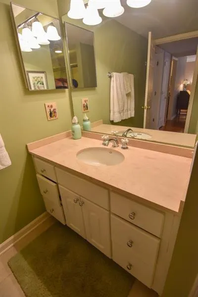 707 Garden Court, Sandy Springs, Georgia 30328, 2 Bedrooms Bedrooms, ,2 BathroomsBathrooms,Residential,Sold,707 Garden Court,6613029