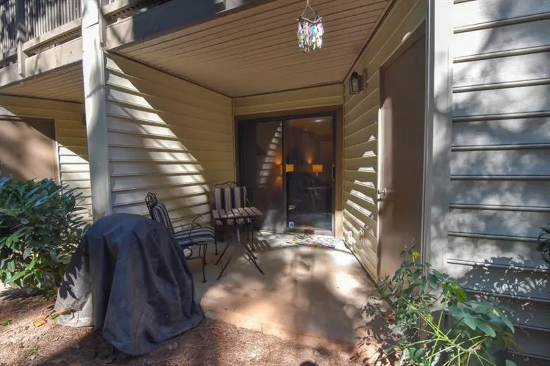 707 Garden Court, Sandy Springs, Georgia 30328, 2 Bedrooms Bedrooms, ,2 BathroomsBathrooms,Residential,Sold,707 Garden Court,6613029