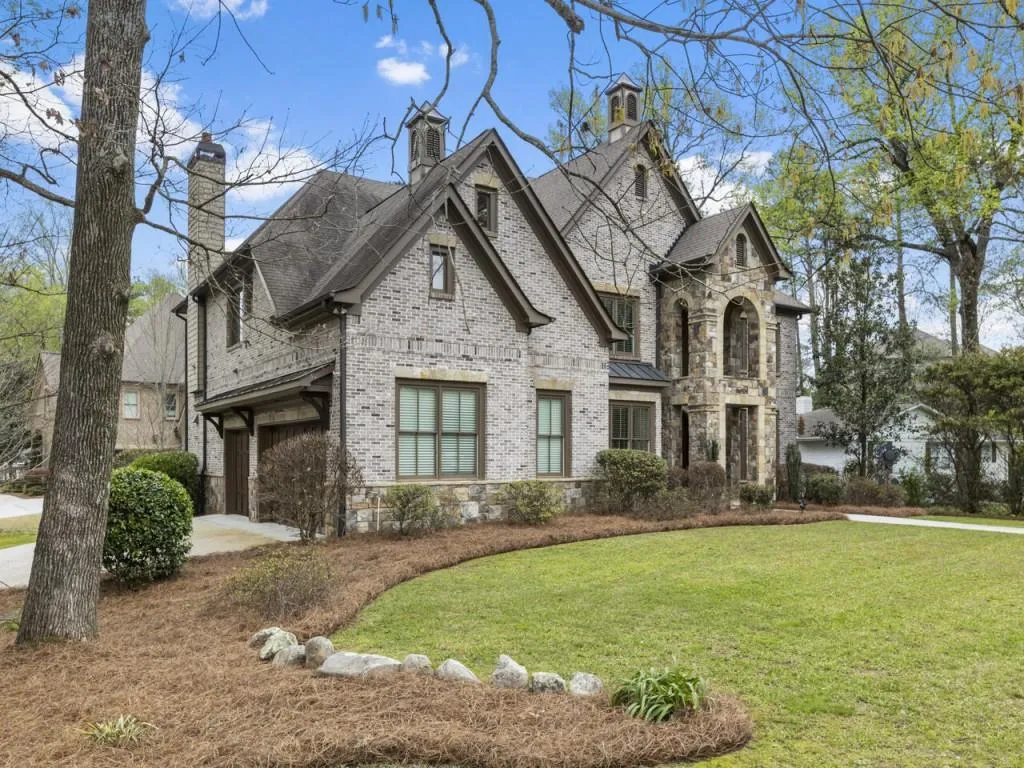 6254 Ferry Drive, Sandy Springs, Georgia 30328, 6 Bedrooms Bedrooms, ,5 BathroomsBathrooms,Residential,Sold,6254 Ferry Drive,7196373