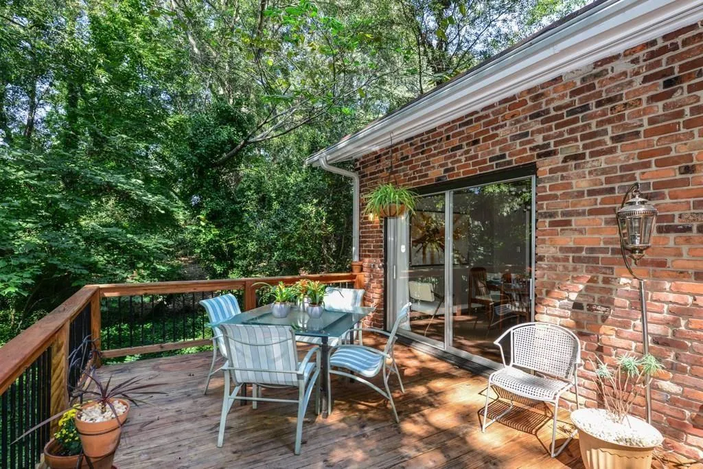 4640 Canyon Creek Trail, Atlanta, Georgia 30342, 4 Bedrooms Bedrooms, ,3 BathroomsBathrooms,Residential,Sold,4640 Canyon Creek Trail,5902347