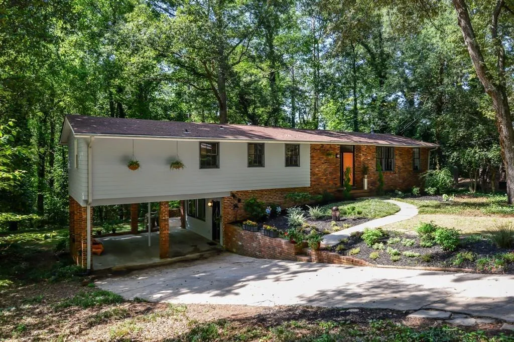 4640 Canyon Creek Trail, Atlanta, Georgia 30342, 4 Bedrooms Bedrooms, ,3 BathroomsBathrooms,Residential,Sold,4640 Canyon Creek Trail,5902347