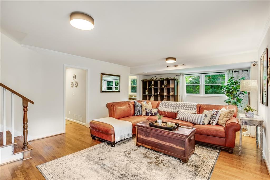 7290 Hunters Branch Drive, Sandy Springs, Georgia 30328, 5 Bedrooms Bedrooms, ,3 BathroomsBathrooms,Residential,Sold,7290 Hunters Branch Drive,7278364