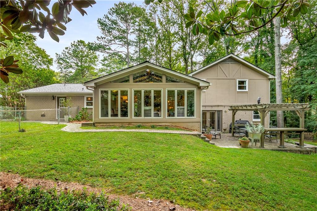 7290 Hunters Branch Drive, Sandy Springs, Georgia 30328, 5 Bedrooms Bedrooms, ,3 BathroomsBathrooms,Residential,Sold,7290 Hunters Branch Drive,7278364