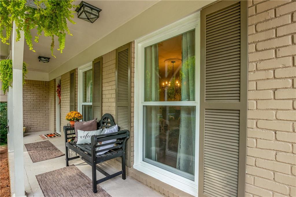 7290 Hunters Branch Drive, Sandy Springs, Georgia 30328, 5 Bedrooms Bedrooms, ,3 BathroomsBathrooms,Residential,Sold,7290 Hunters Branch Drive,7278364