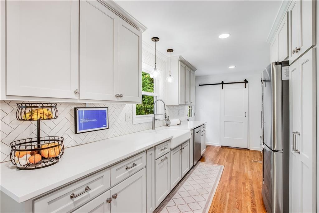 7290 Hunters Branch Drive, Sandy Springs, Georgia 30328, 5 Bedrooms Bedrooms, ,3 BathroomsBathrooms,Residential,Sold,7290 Hunters Branch Drive,7278364