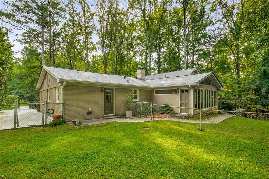 7290 Hunters Branch Drive, Sandy Springs, Georgia 30328, 5 Bedrooms Bedrooms, ,3 BathroomsBathrooms,Residential,Sold,7290 Hunters Branch Drive,7278364