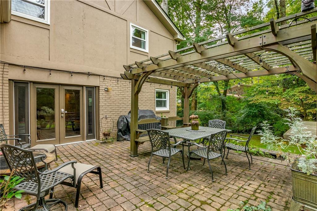 7290 Hunters Branch Drive, Sandy Springs, Georgia 30328, 5 Bedrooms Bedrooms, ,3 BathroomsBathrooms,Residential,Sold,7290 Hunters Branch Drive,7278364