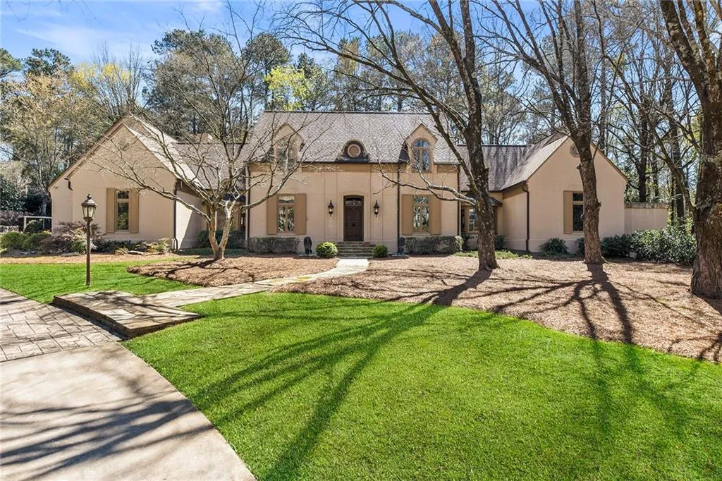 100 Wilderbluff Court, Sandy Springs, Georgia 30328, 4 Bedrooms Bedrooms, ,5 BathroomsBathrooms,Residential,Sold,100 Wilderbluff Court,7204134