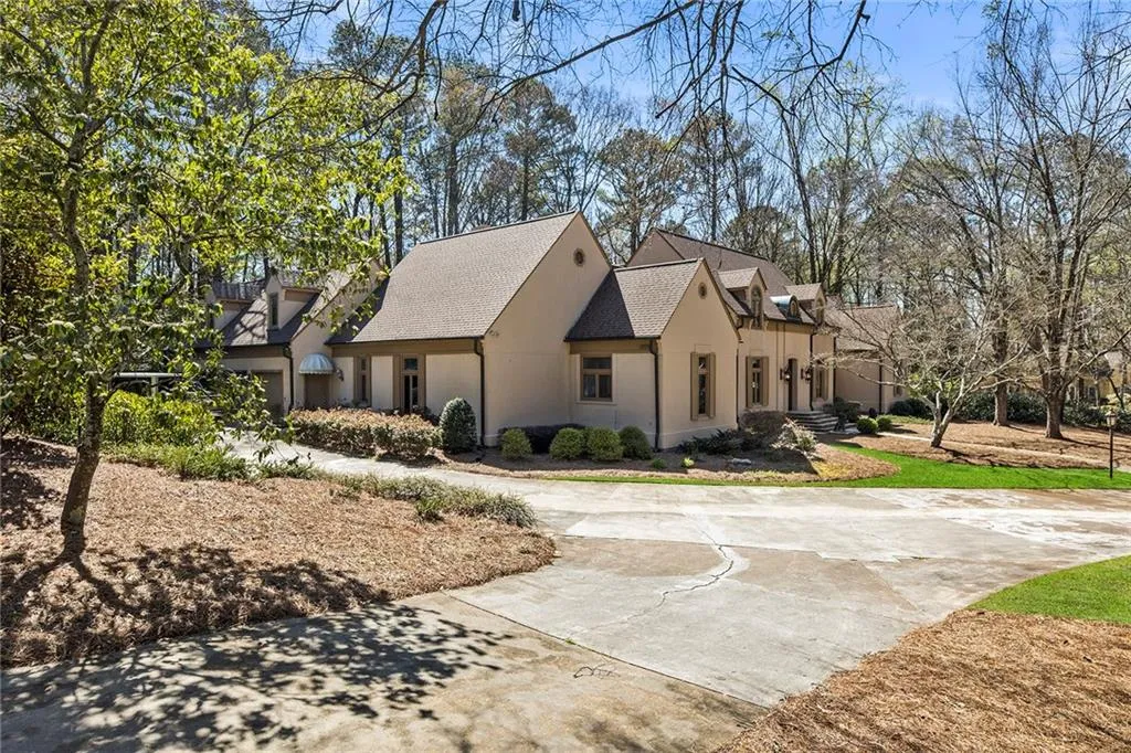 100 Wilderbluff Court, Sandy Springs, Georgia 30328, 4 Bedrooms Bedrooms, ,5 BathroomsBathrooms,Residential,Sold,100 Wilderbluff Court,7204134