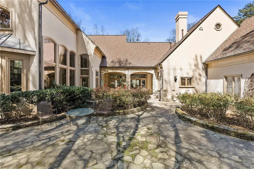 100 Wilderbluff Court, Sandy Springs, Georgia 30328, 4 Bedrooms Bedrooms, ,5 BathroomsBathrooms,Residential,Sold,100 Wilderbluff Court,7204134