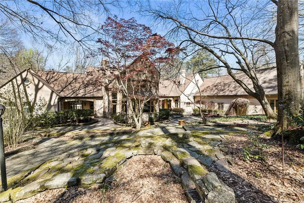 100 Wilderbluff Court, Sandy Springs, Georgia 30328, 4 Bedrooms Bedrooms, ,5 BathroomsBathrooms,Residential,Sold,100 Wilderbluff Court,7204134