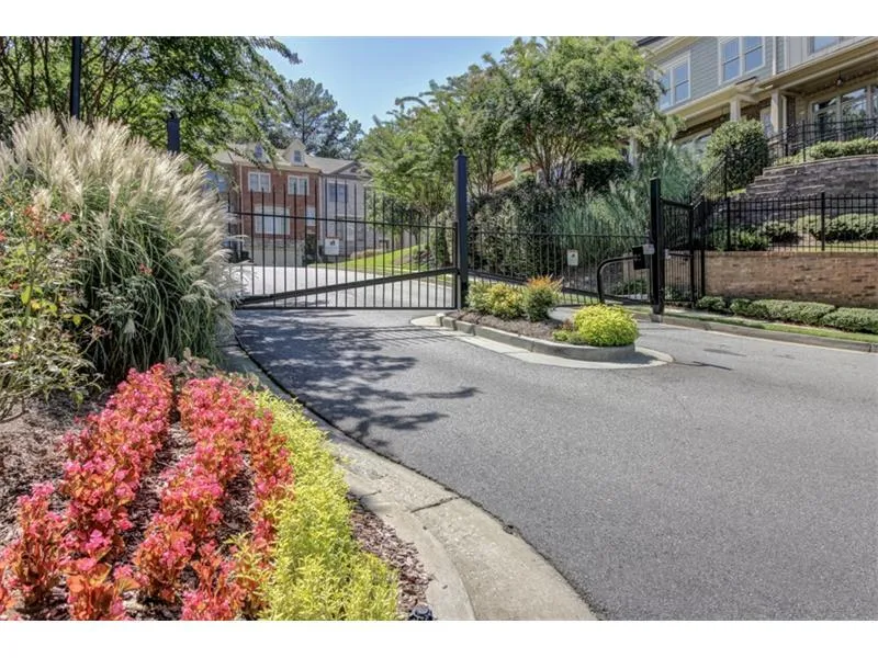 320 Mystic Ridge Lane Unit 320, Atlanta, Georgia 30342, 4 Bedrooms Bedrooms, ,3 BathroomsBathrooms,Residential,Sold,320 Mystic Ridge Lane Unit 320,5597284