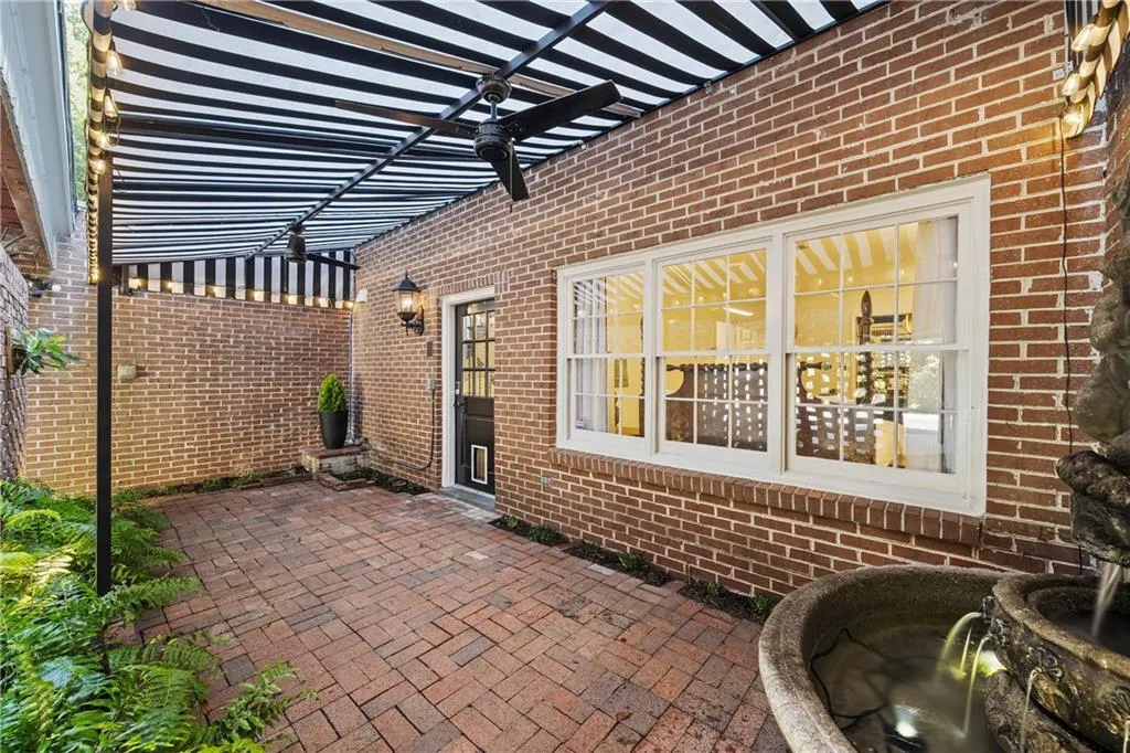 3050 Margaret Mitchell Drive Nw Unit 19, Atlanta, Georgia 30327, 3 Bedrooms Bedrooms, ,3 BathroomsBathrooms,Residential,For Sale,3050 Margaret Mitchell Drive Nw Unit 19,7657048