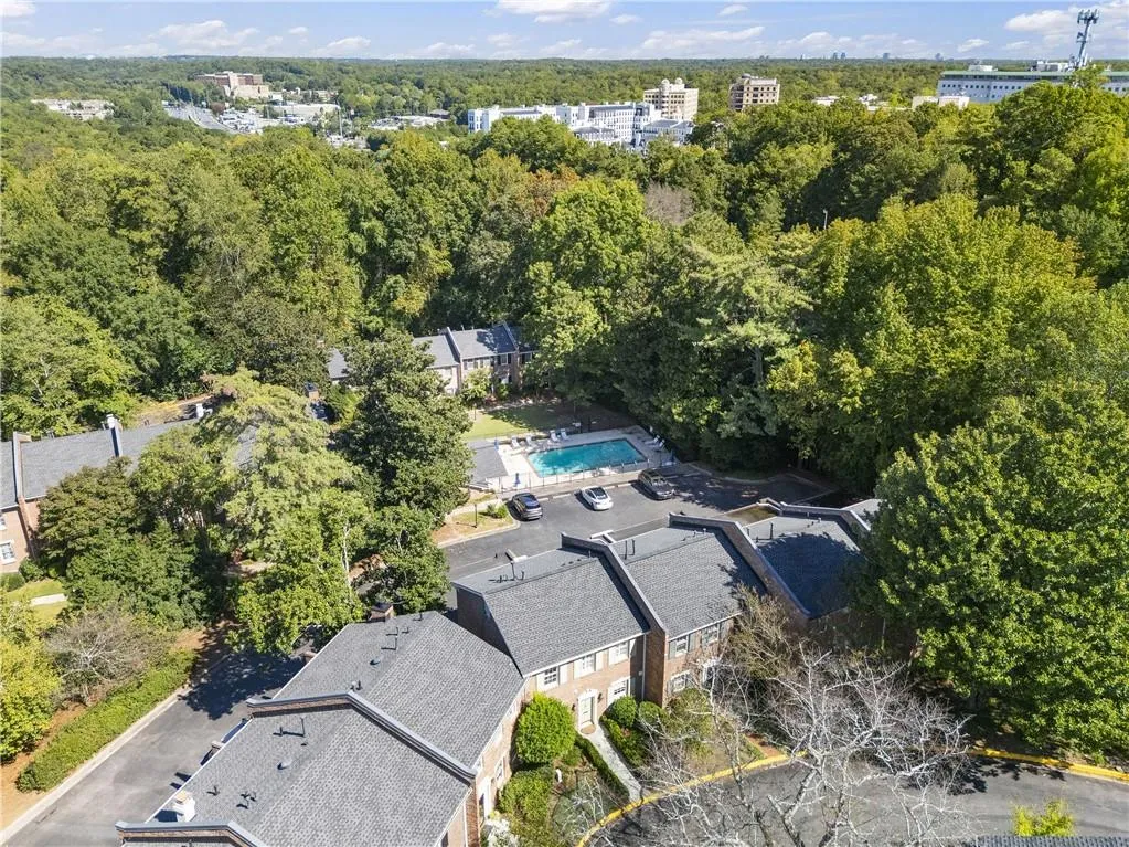 3050 Margaret Mitchell Drive Nw Unit 19, Atlanta, Georgia 30327, 3 Bedrooms Bedrooms, ,3 BathroomsBathrooms,Residential,For Sale,3050 Margaret Mitchell Drive Nw Unit 19,7657048