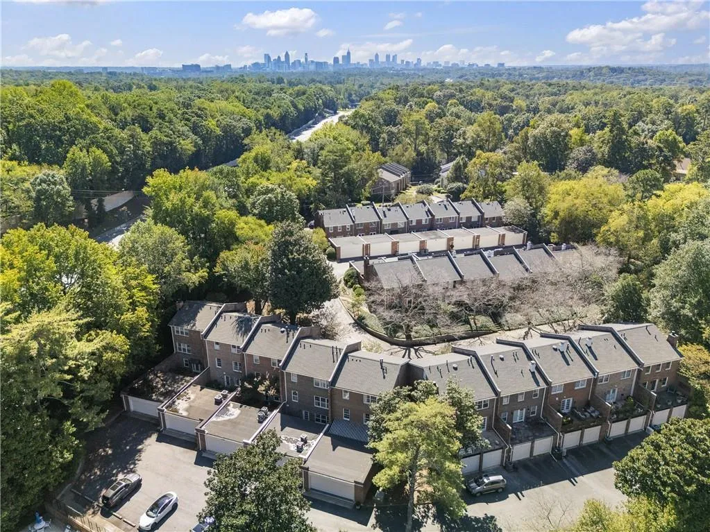 3050 Margaret Mitchell Drive Nw Unit 19, Atlanta, Georgia 30327, 3 Bedrooms Bedrooms, ,3 BathroomsBathrooms,Residential,For Sale,3050 Margaret Mitchell Drive Nw Unit 19,7657048