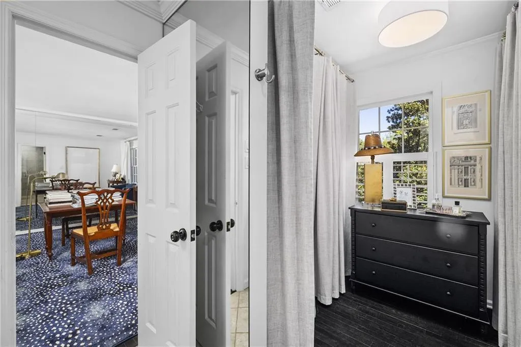 3050 Margaret Mitchell Drive Nw Unit 19, Atlanta, Georgia 30327, 3 Bedrooms Bedrooms, ,3 BathroomsBathrooms,Residential,For Sale,3050 Margaret Mitchell Drive Nw Unit 19,7657048
