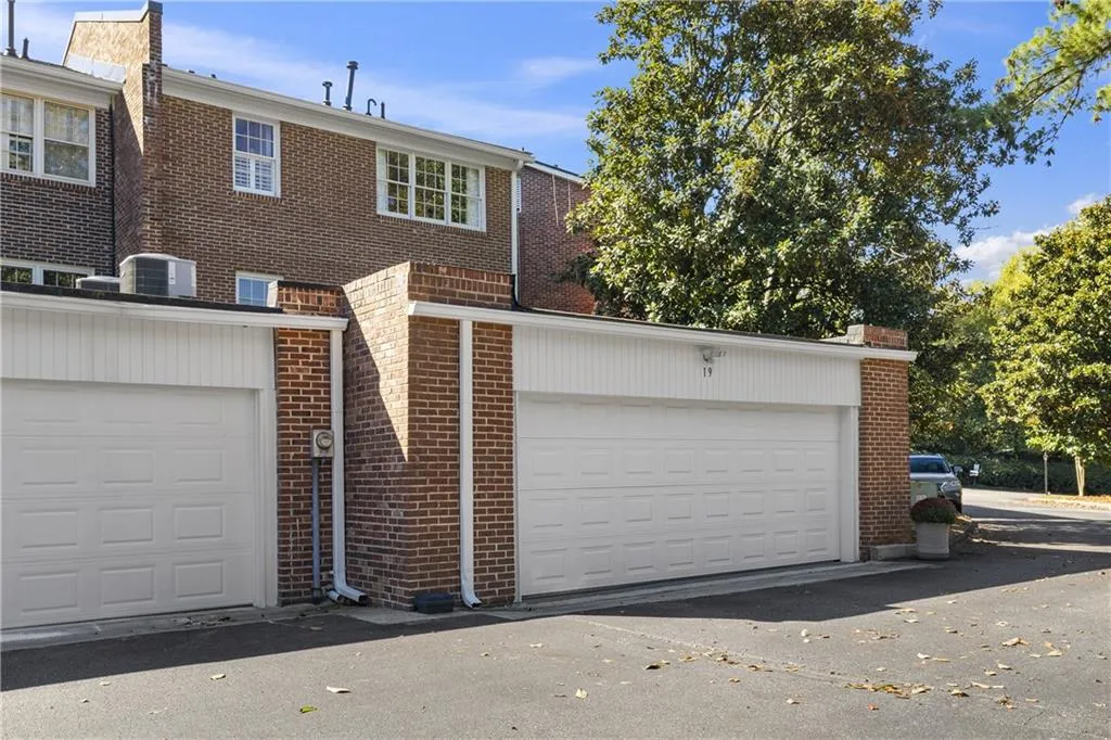 3050 Margaret Mitchell Drive Nw Unit 19, Atlanta, Georgia 30327, 3 Bedrooms Bedrooms, ,3 BathroomsBathrooms,Residential,For Sale,3050 Margaret Mitchell Drive Nw Unit 19,7657048