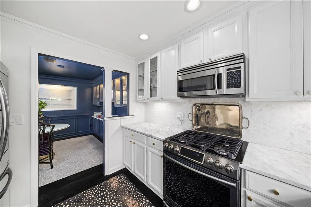3050 Margaret Mitchell Drive Nw Unit 19, Atlanta, Georgia 30327, 3 Bedrooms Bedrooms, ,3 BathroomsBathrooms,Residential,For Sale,3050 Margaret Mitchell Drive Nw Unit 19,7657048
