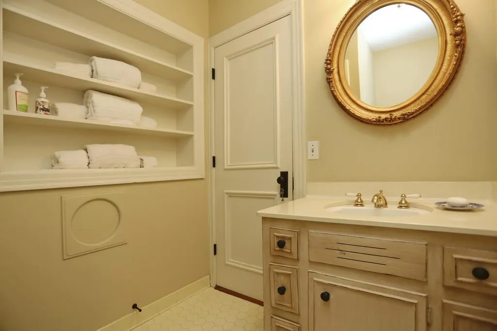 4765 Lafayette Avenue Nw, Atlanta, Georgia 30327, 5 Bedrooms Bedrooms, ,3 BathroomsBathrooms,Residential,Sold,4765 Lafayette Avenue Nw,5666948