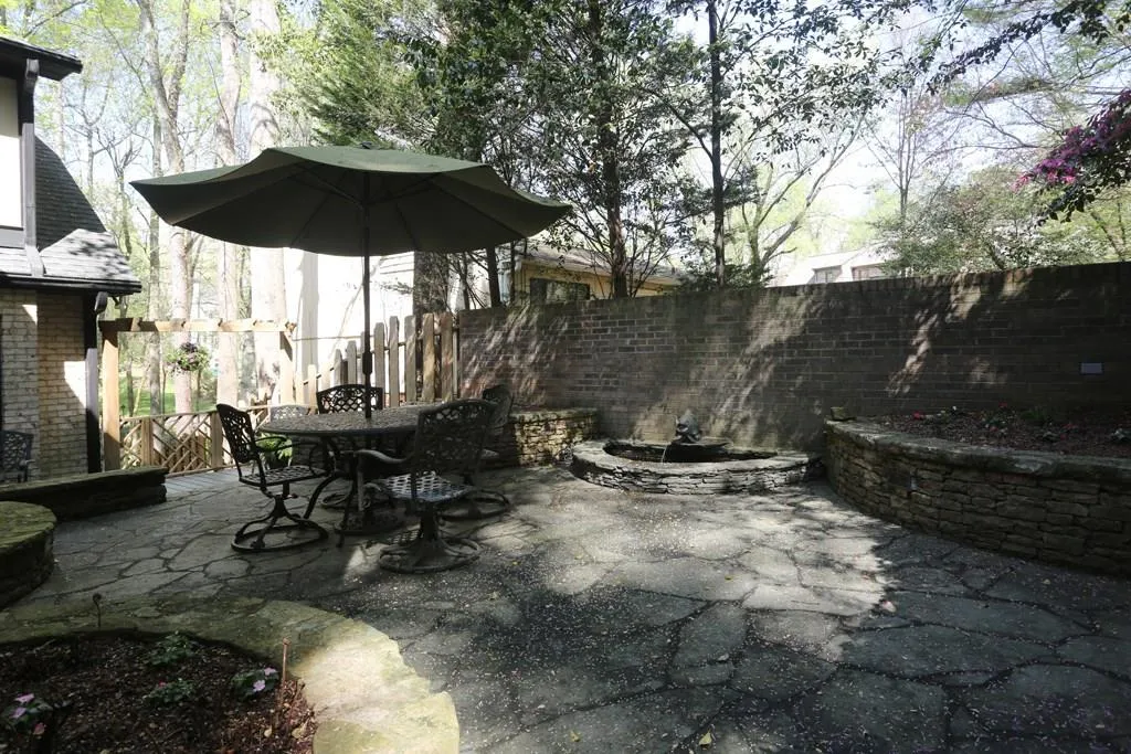 4765 Lafayette Avenue Nw, Atlanta, Georgia 30327, 5 Bedrooms Bedrooms, ,3 BathroomsBathrooms,Residential,Sold,4765 Lafayette Avenue Nw,5666948