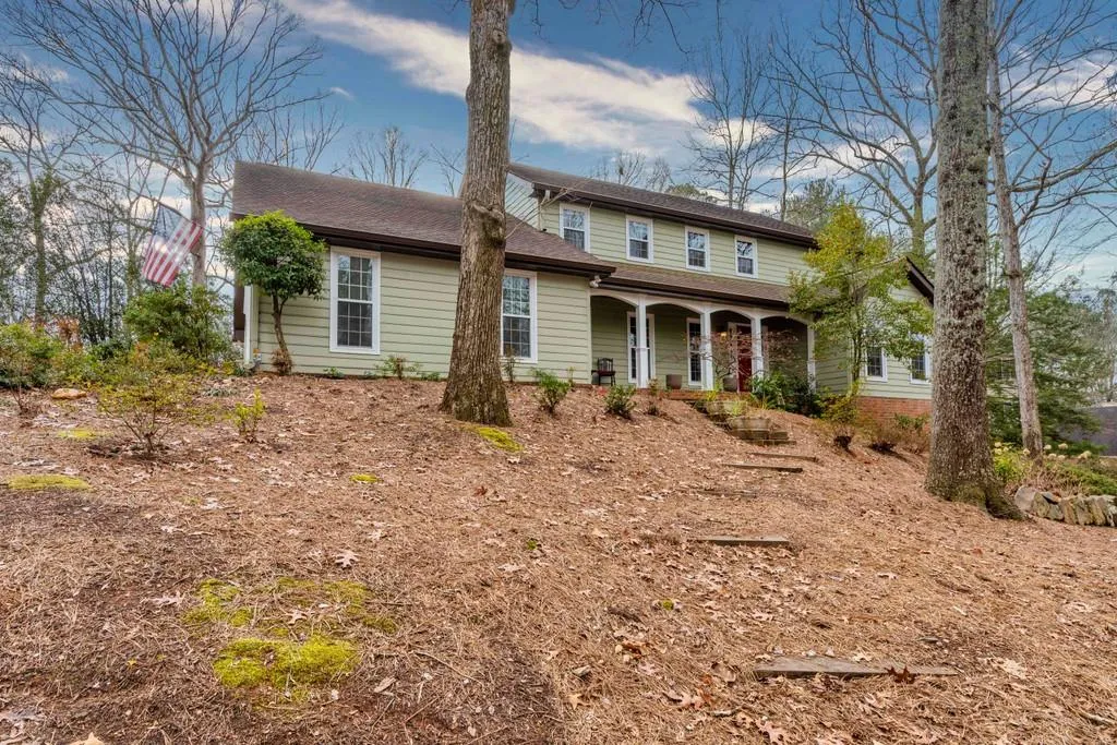 300 Stone Mill Trail Ne, Atlanta, Georgia 30328, 5 Bedrooms Bedrooms, ,3 BathroomsBathrooms,Residential,Sold,300 Stone Mill Trail Ne,6828267