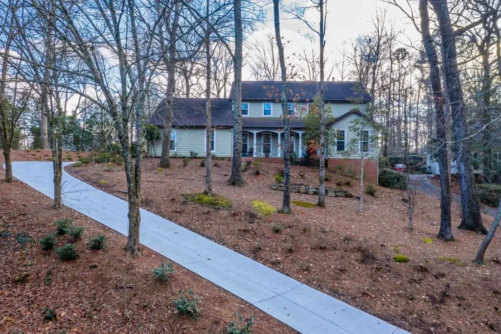 300 Stone Mill Trail Ne, Atlanta, Georgia 30328, 5 Bedrooms Bedrooms, ,3 BathroomsBathrooms,Residential,Sold,300 Stone Mill Trail Ne,6828267