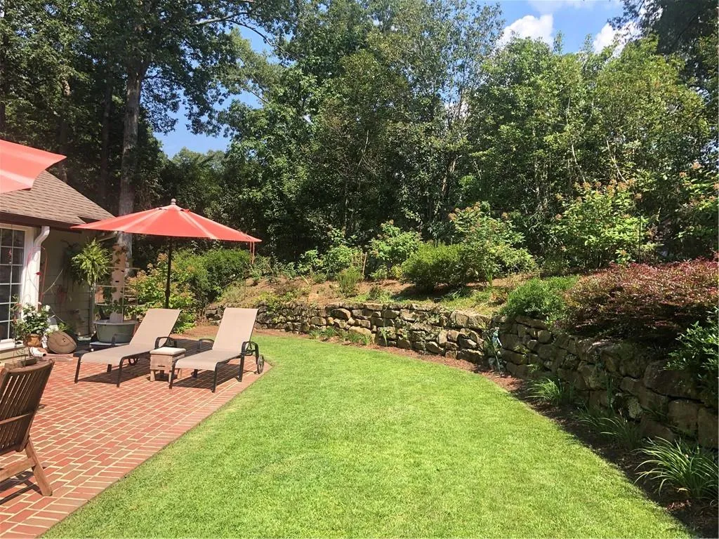 300 Stone Mill Trail Ne, Atlanta, Georgia 30328, 5 Bedrooms Bedrooms, ,3 BathroomsBathrooms,Residential,Sold,300 Stone Mill Trail Ne,6828267