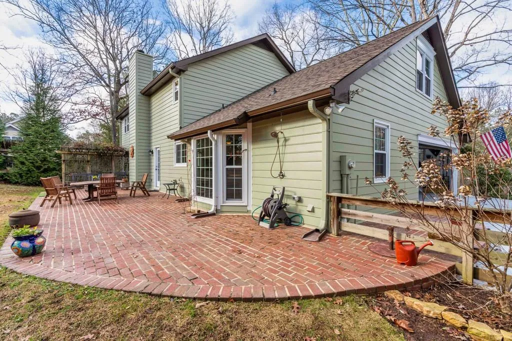 300 Stone Mill Trail Ne, Atlanta, Georgia 30328, 5 Bedrooms Bedrooms, ,3 BathroomsBathrooms,Residential,Sold,300 Stone Mill Trail Ne,6828267