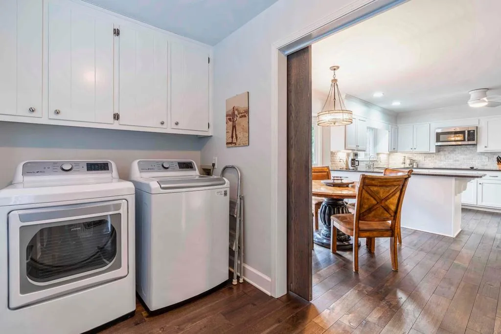 300 Stone Mill Trail Ne, Atlanta, Georgia 30328, 5 Bedrooms Bedrooms, ,3 BathroomsBathrooms,Residential,Sold,300 Stone Mill Trail Ne,6828267