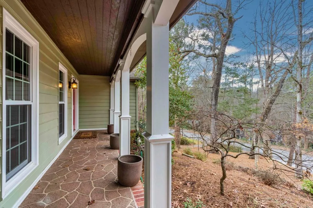 300 Stone Mill Trail Ne, Atlanta, Georgia 30328, 5 Bedrooms Bedrooms, ,3 BathroomsBathrooms,Residential,Sold,300 Stone Mill Trail Ne,6828267