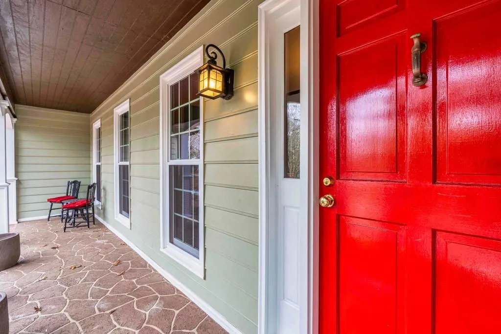 300 Stone Mill Trail Ne, Atlanta, Georgia 30328, 5 Bedrooms Bedrooms, ,3 BathroomsBathrooms,Residential,Sold,300 Stone Mill Trail Ne,6828267