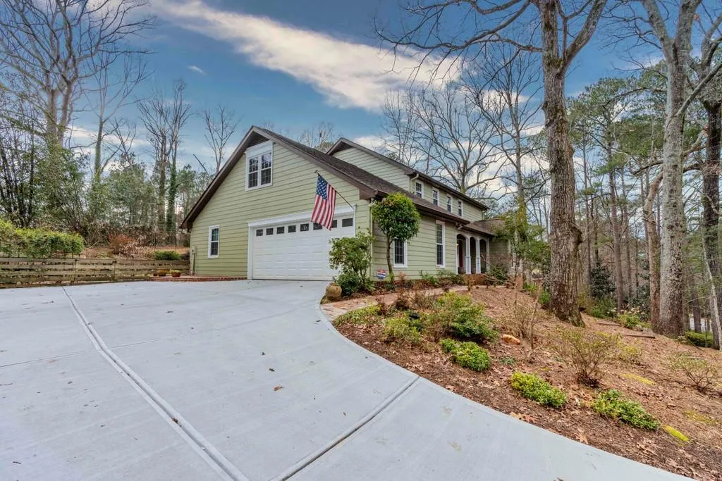 300 Stone Mill Trail Ne, Atlanta, Georgia 30328, 5 Bedrooms Bedrooms, ,3 BathroomsBathrooms,Residential,Sold,300 Stone Mill Trail Ne,6828267
