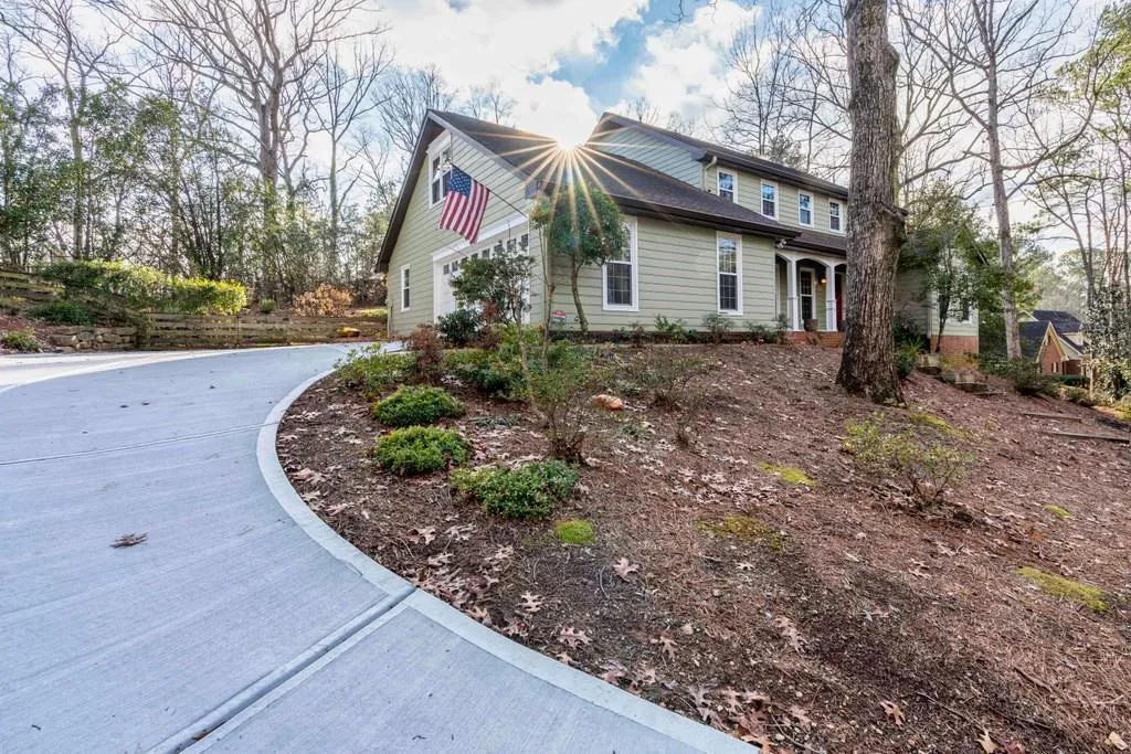 300 Stone Mill Trail Ne, Atlanta, Georgia 30328, 5 Bedrooms Bedrooms, ,3 BathroomsBathrooms,Residential,Sold,300 Stone Mill Trail Ne,6828267