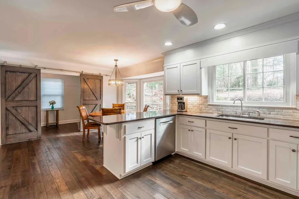 300 Stone Mill Trail Ne, Atlanta, Georgia 30328, 5 Bedrooms Bedrooms, ,3 BathroomsBathrooms,Residential,Sold,300 Stone Mill Trail Ne,6828267